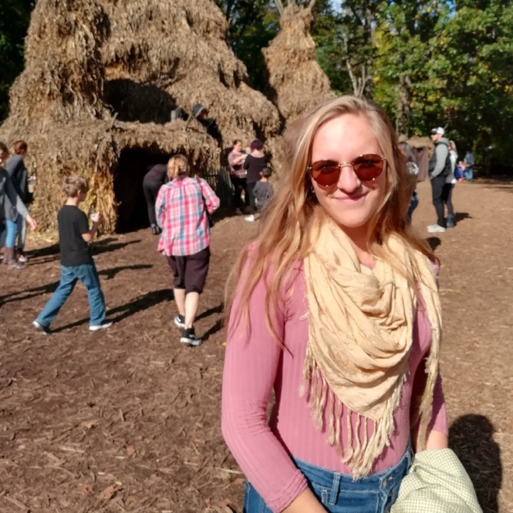 Meet your Posher, Lael